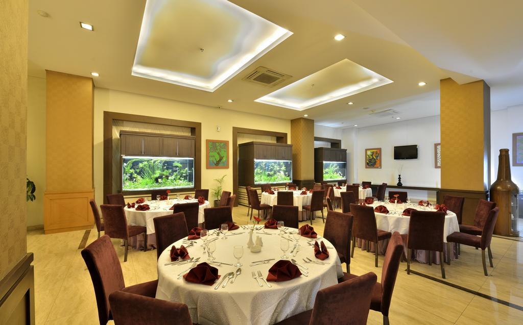 Gino Feruci Kebon Jati By Kagum Hotels Bandung Exteriör bild