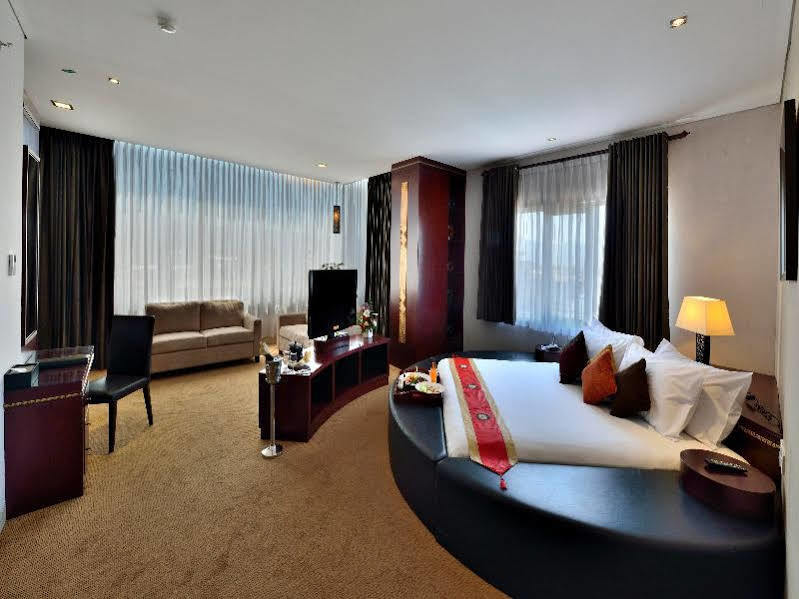 Gino Feruci Kebon Jati By Kagum Hotels Bandung Exteriör bild